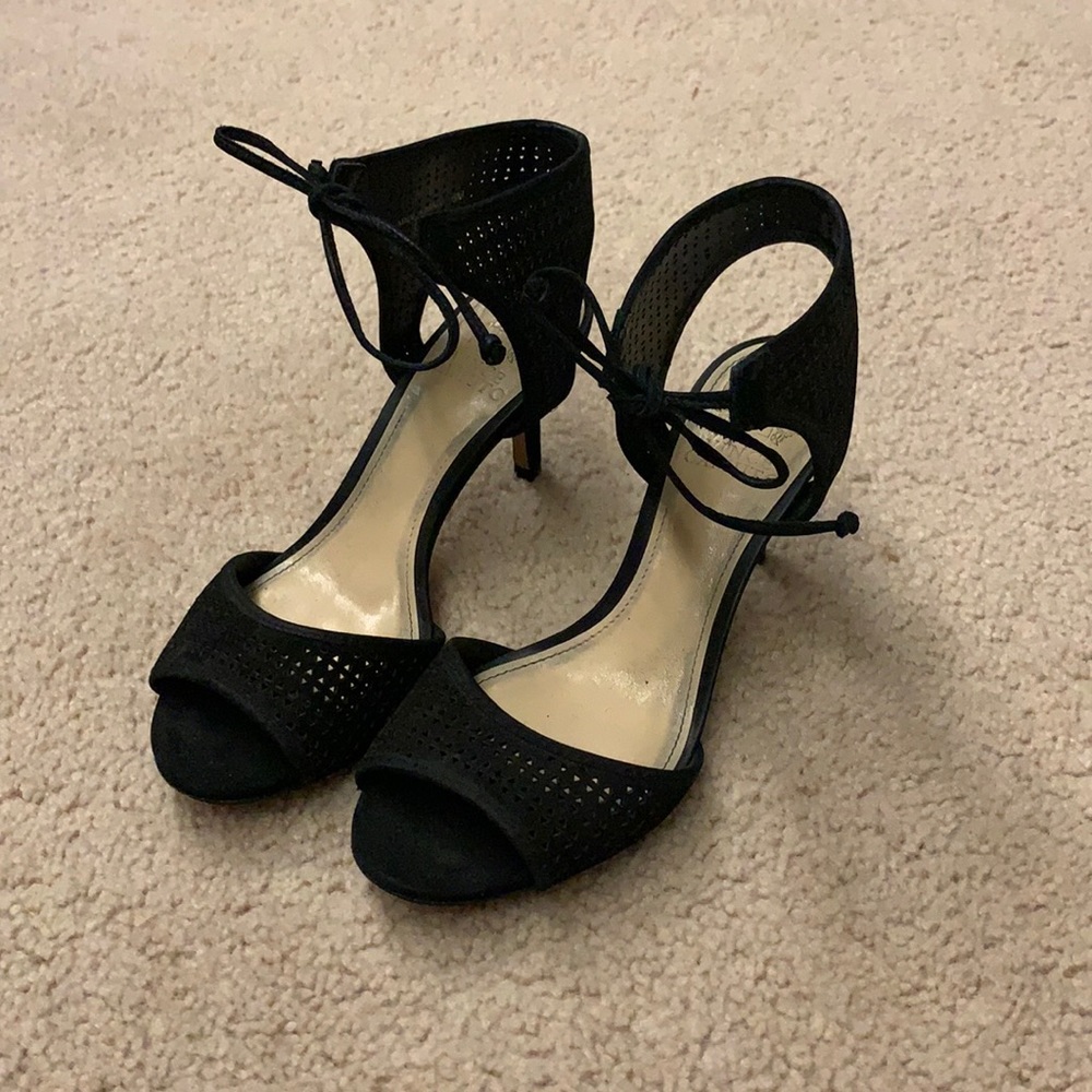 Vince Camuto Sandals size 6